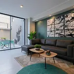 Inviting Studio In Vibrant Nunoa 2 Guests