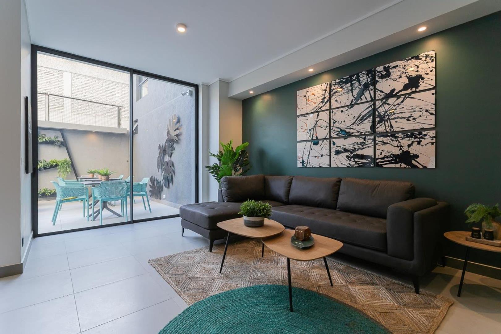 Inviting In Vibrant Nunoa 2 Guests