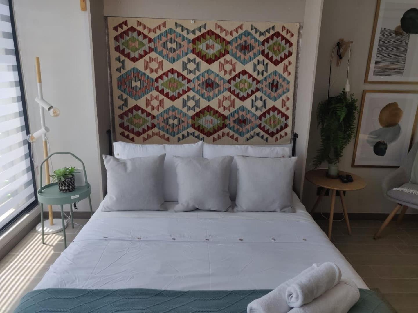 Inviting In Vibrant Nunoa 2 Guests * Santiago